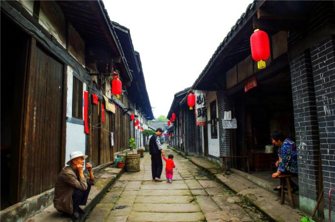 《五虎定三国》第十三回：入蓟都曹彰暴毙 战邺城许褚被摛